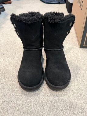 UGG Black Faux-Shearling Button Short Winter Boots